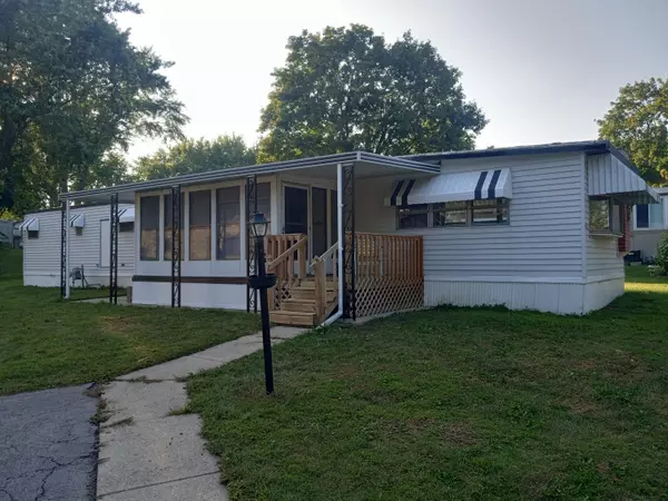 1432 SUNRISE Trl, Lyons, WI 53105