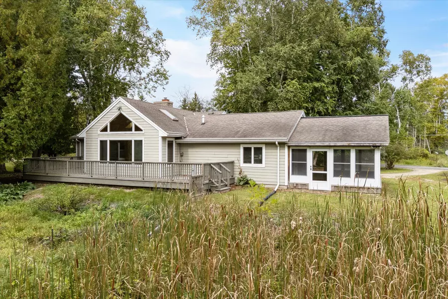 193 Silver Beach Rd, Belgium, WI 53013