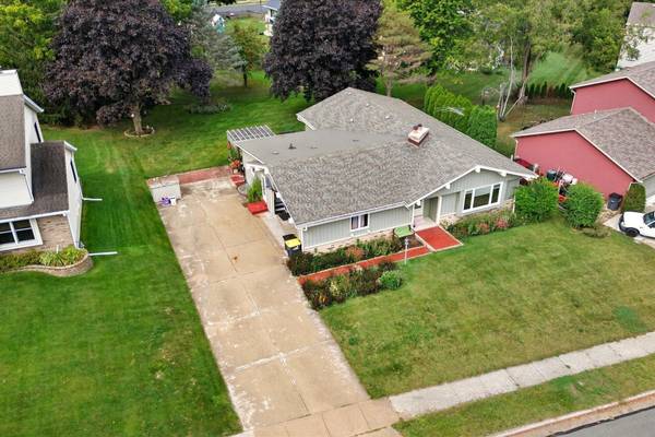 3041 Minot Ln, Waukesha, WI 53188