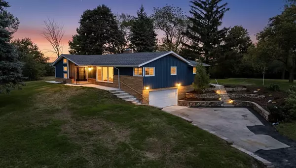 2660 N Calhoun Rd, Brookfield, WI 53005