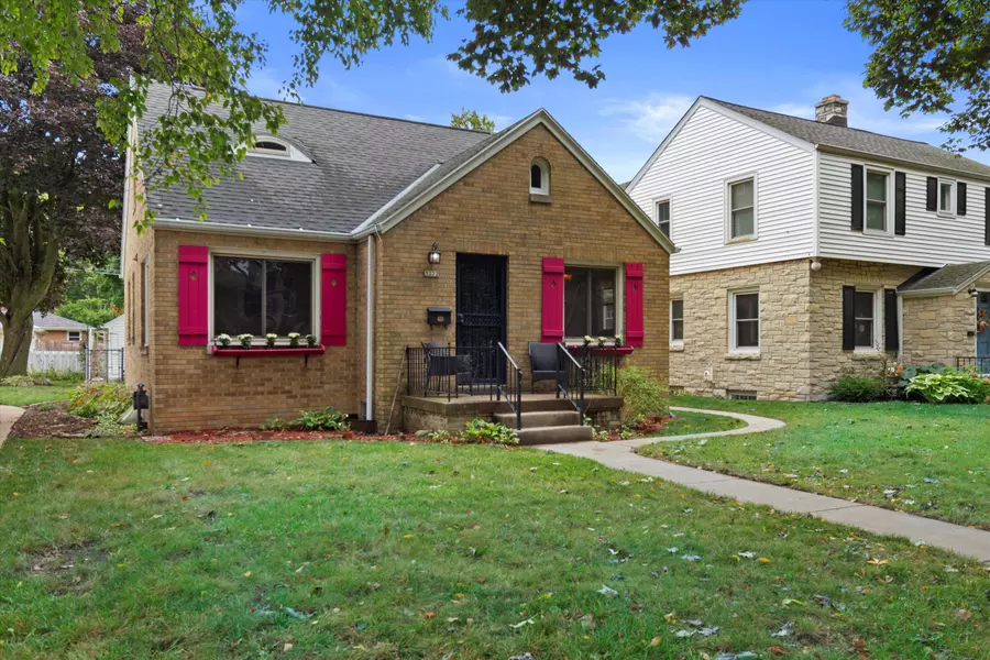 3222 S Logan Ave, Milwaukee, WI 53207