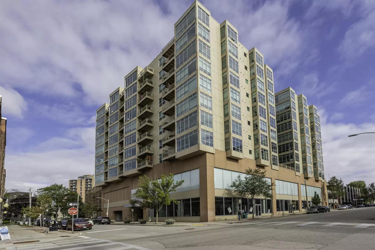 Milwaukee, WI 53202,1550 E Royall Pl Unit 907