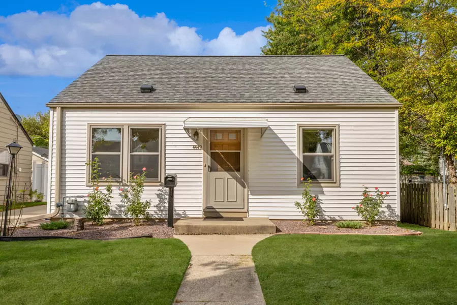 4449 S Lenox St, Milwaukee, WI 53207