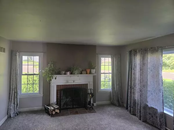 Dodgeville, WI 53533,202 S Douglas St