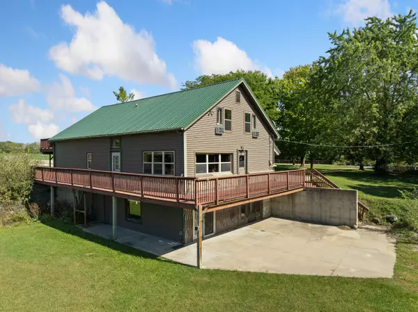 N5137 Coffee Rd, Farmington, WI 53137