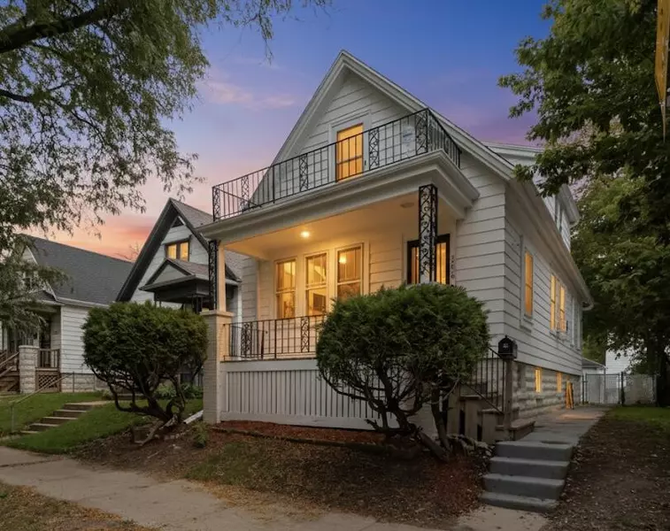 3206 N 11th St, Milwaukee, WI 53206