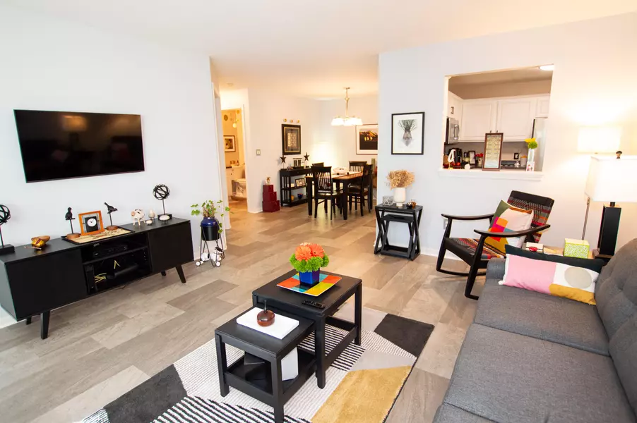 6010 S Crosswinds Dr Unit 7, Cudahy, WI 53110