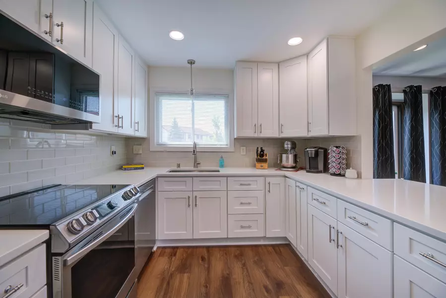 3947 W College Ave, Franklin, WI 53221