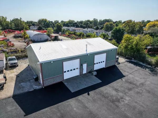 Milwaukee, WI 53224,8613 W Calumet Rd