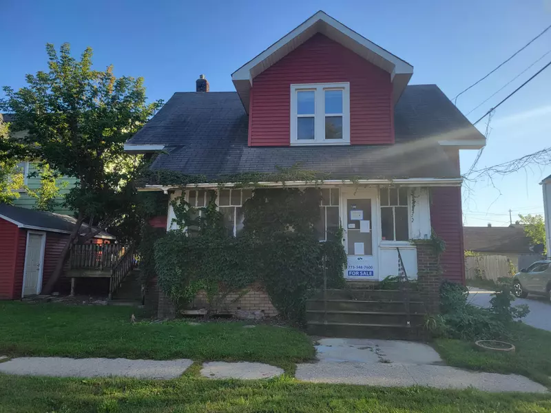 2511 61st St, Kenosha, WI 53143