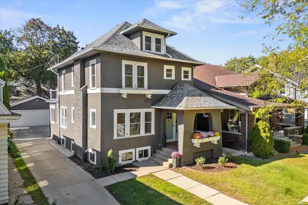 3909 N Prospect Ave, Shorewood, WI 53211