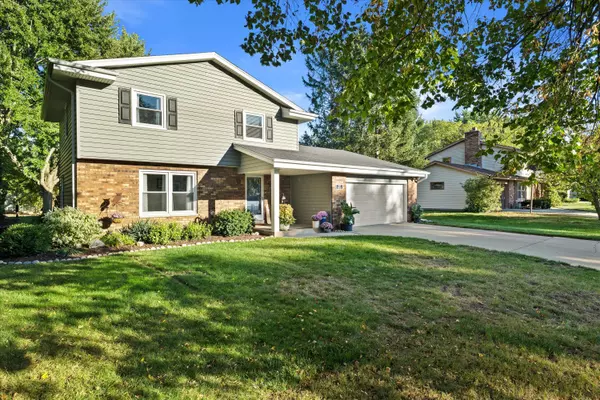 W169N10528 Pheasant Run,  Germantown,  WI 53022