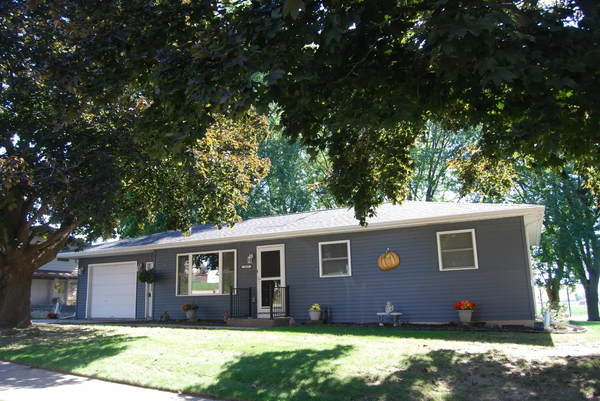 Lomira, WI 53048,915 South Ave