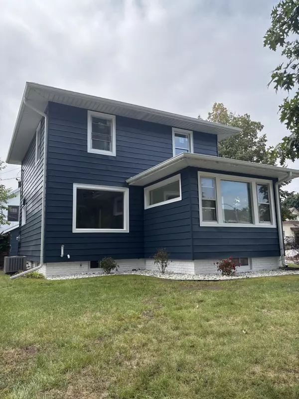 1823 N 4th St, Sheboygan, WI 53081