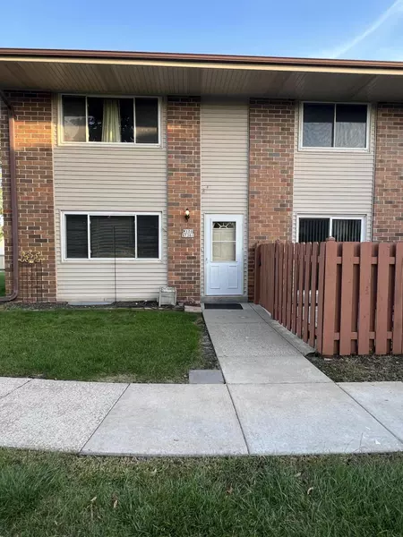 W170S7361 Parkland Dr, Muskego, WI 53150