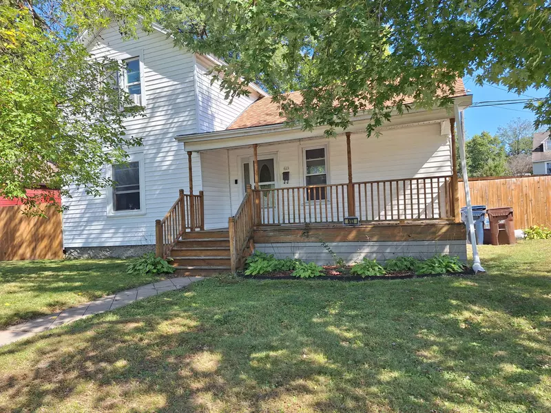 613 3rd Ave S, Onalaska, WI 54650