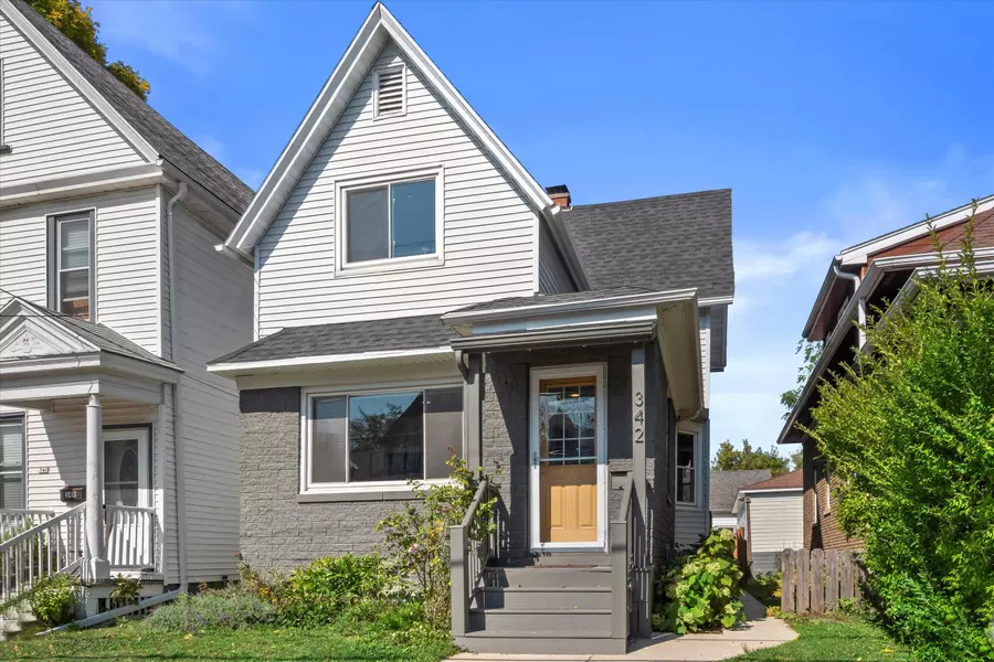 342 E Deer Pl, Milwaukee, WI 53207