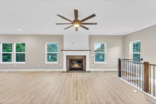 Slinger, WI 53086,624 S Kettle Moraine Dr