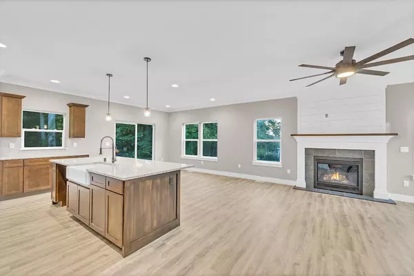 Slinger, WI 53086,624 S Kettle Moraine Dr