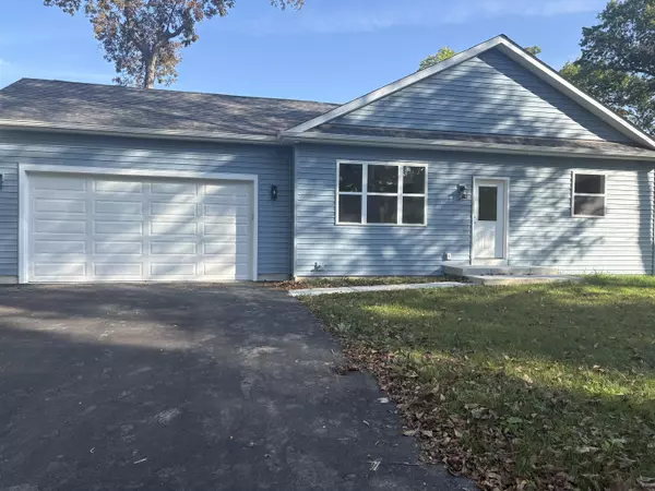 W1036 Marigold Rd, Bloomfield, WI 53128