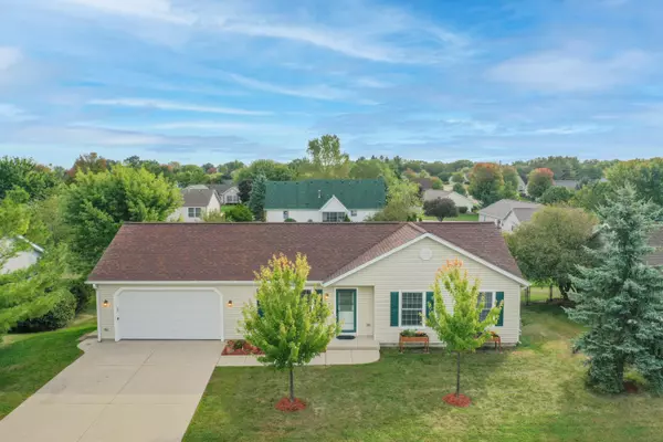 532 Tomahawk Dr, Twin Lakes, WI 53181