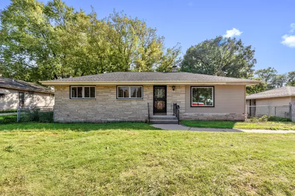 5431 W Green Tree Rd, Milwaukee, WI 53223