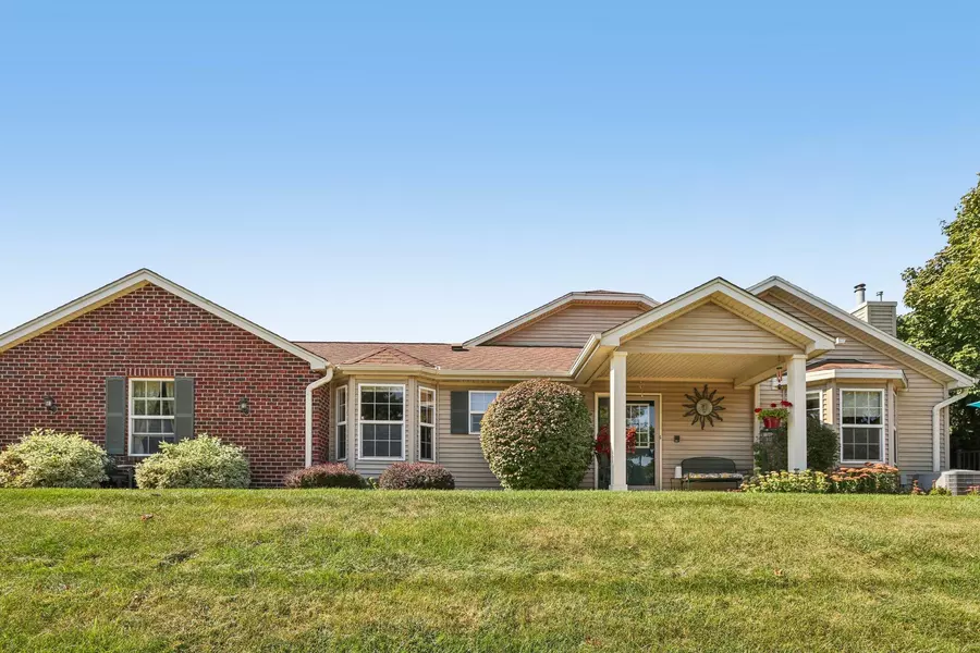 5110 S Hidden Dr, Greenfield, WI 53221