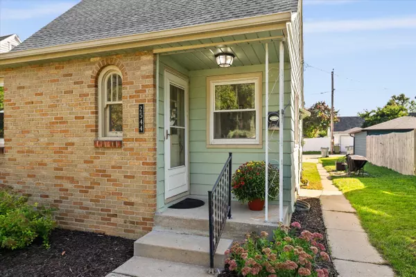 Milwaukee, WI 53219,2544 S 71st St