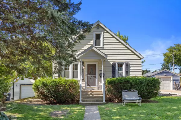 3735 S 91st St, Milwaukee, WI 53228