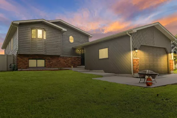 12789 228th Ave, Salem Lakes, WI 53104