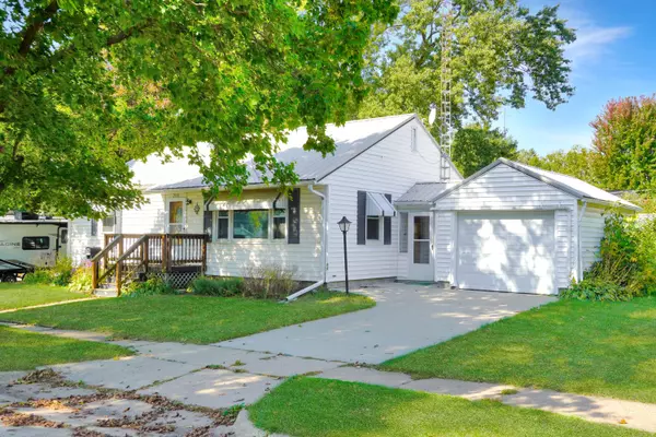 208 S Circle Dr, Viroqua, WI 54665