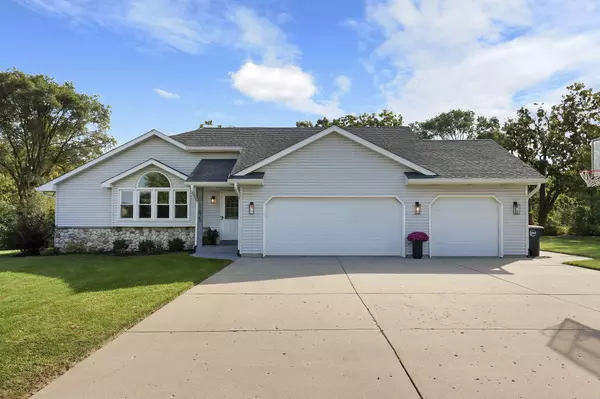 11825 243rd Ave, Salem Lakes, WI 53179
