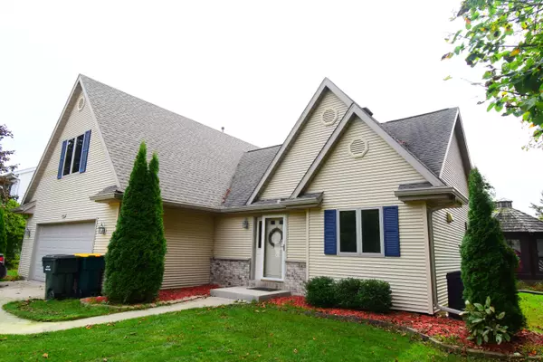 1003 Auburn Rd, West Bend, WI 53090