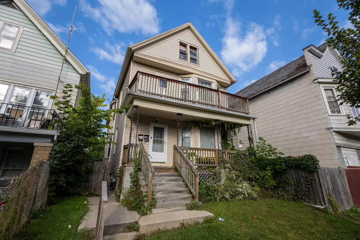 Milwaukee, WI 53215,2407 S 7th St