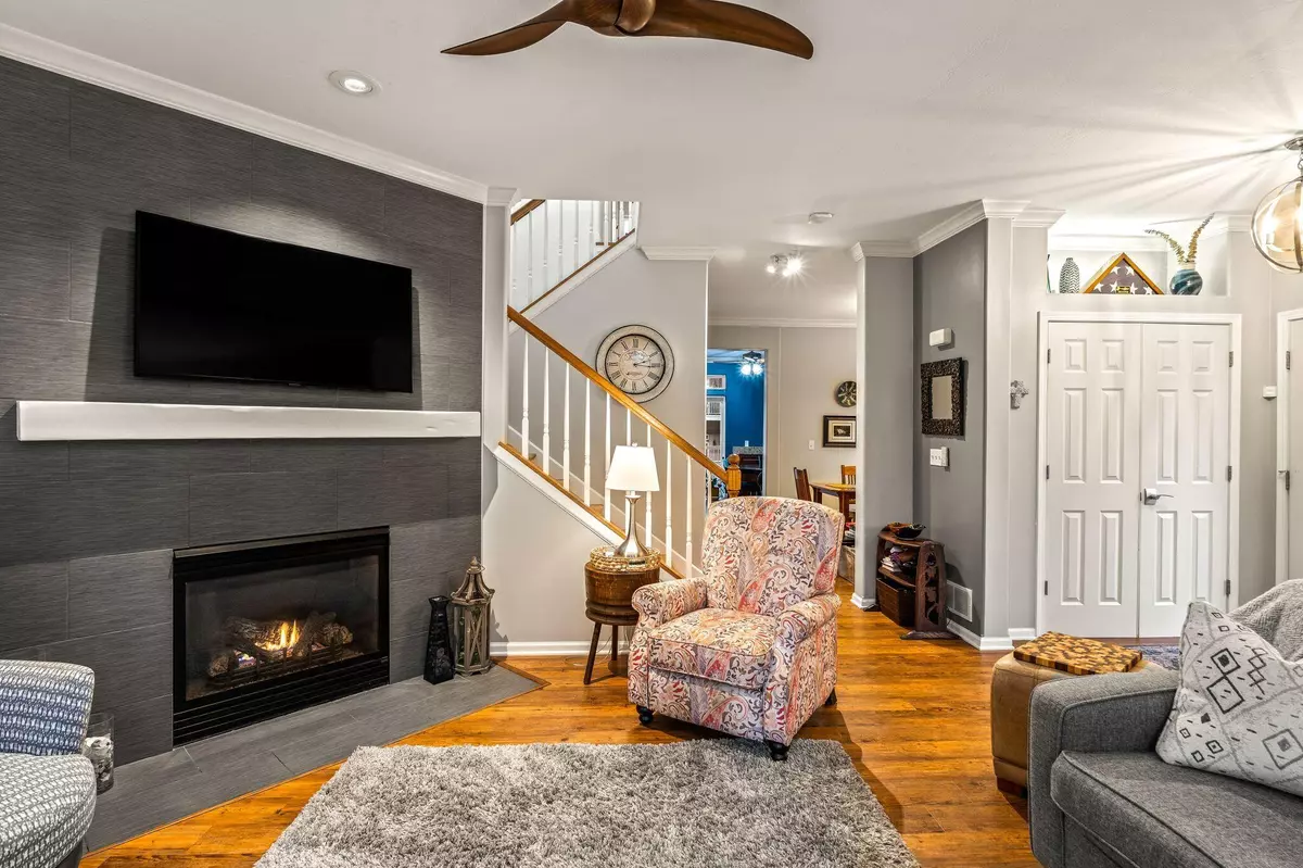 Saint Francis, WI 53235,3852 S Lake Dr Unit 11