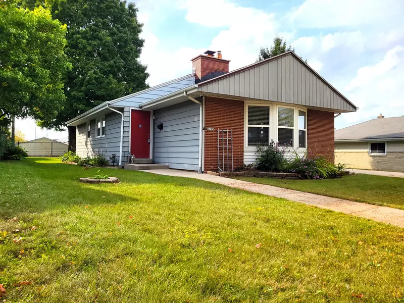 6705 N 90th St, Milwaukee, WI 53224