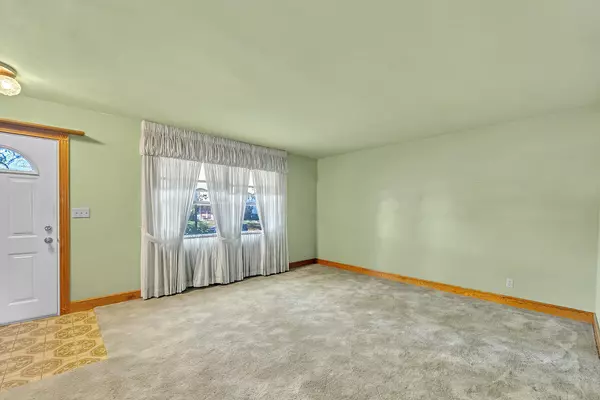 Milwaukee, WI 53220,8101 W Tripoli Ave