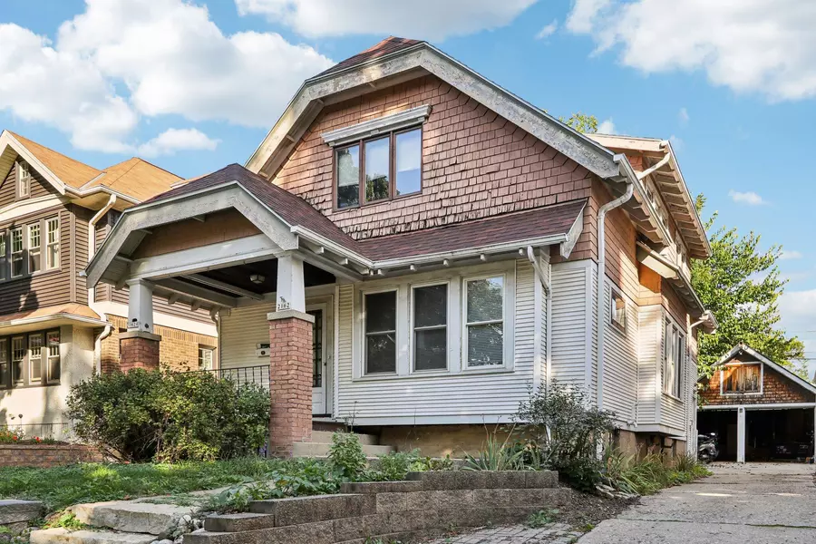 2162 N 63rd St, Wauwatosa, WI 53213