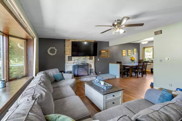 7743 Hagemann Rd, Caledonia, WI 53108