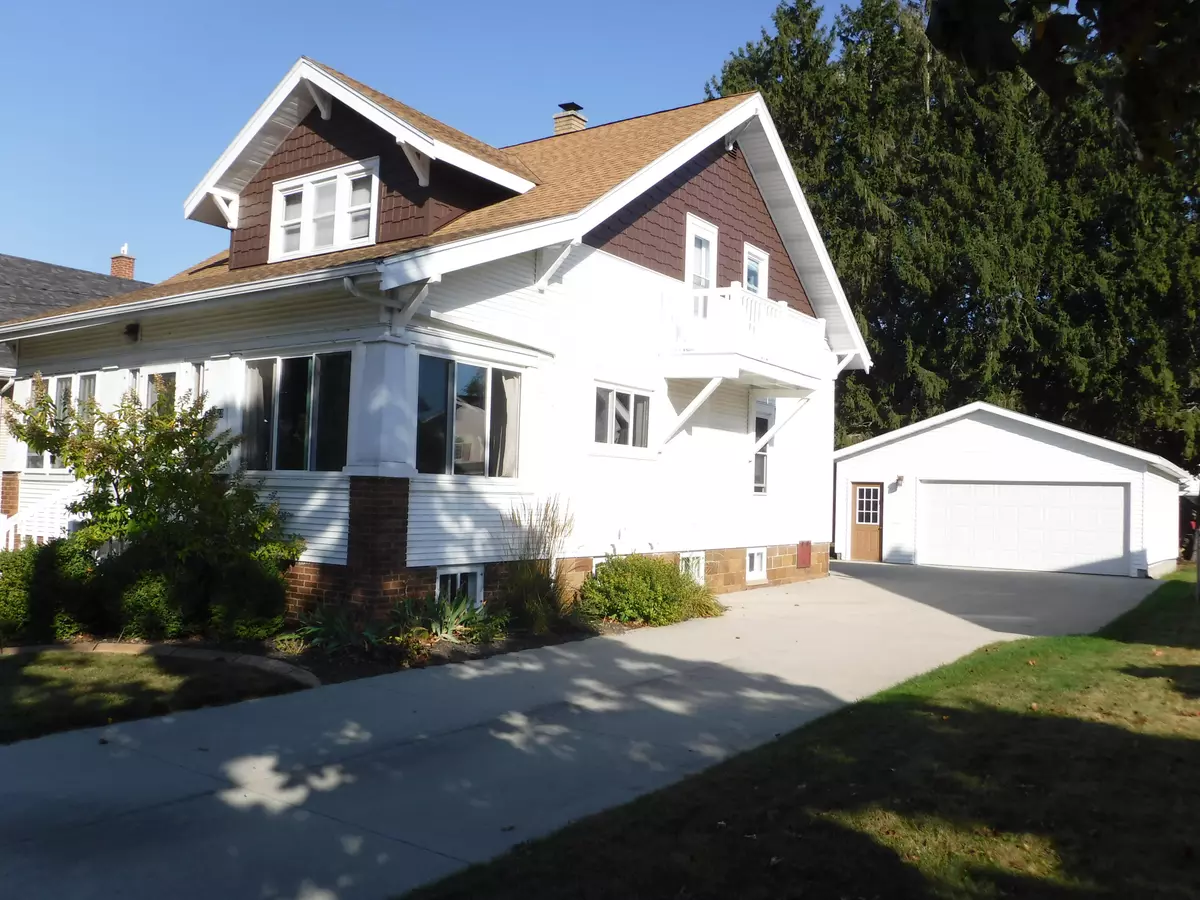 Two Rivers, WI 54241,1910 27th St