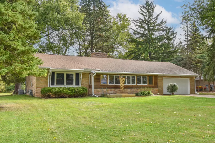 7100 N 107th St, Milwaukee, WI 53224