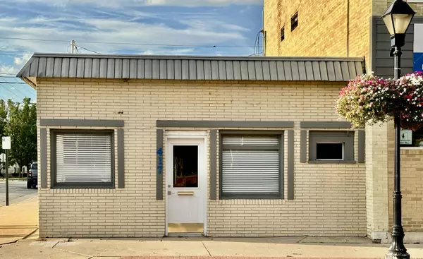 417 E Main St, Watertown, WI 53094