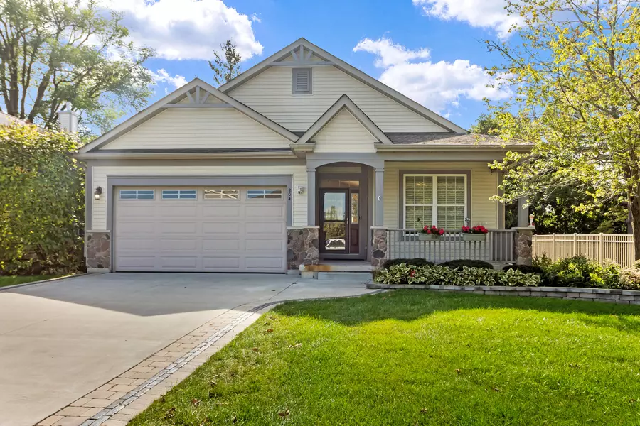 204 Summerhaven Ln, Lake Geneva, WI 53147