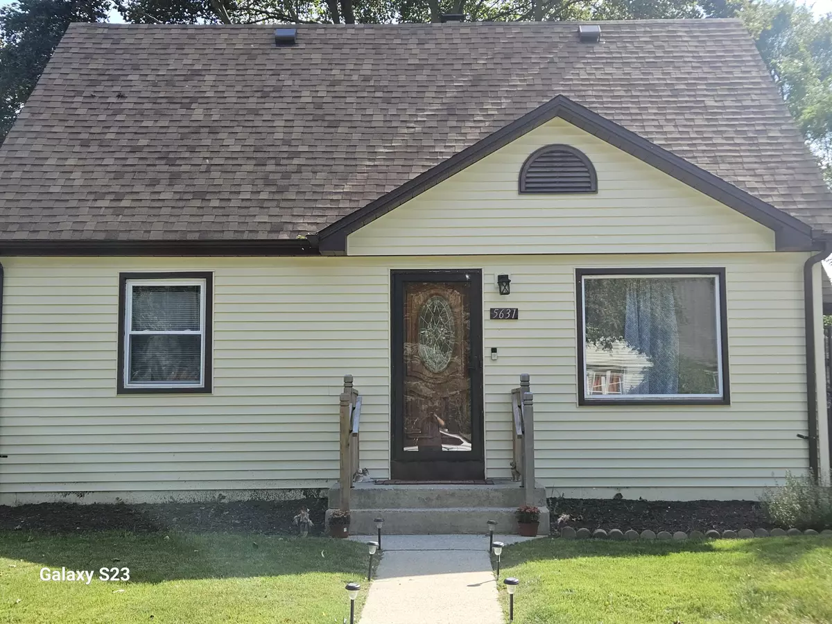 Milwaukee, WI 53218,5631 W Thurston Ave Ave