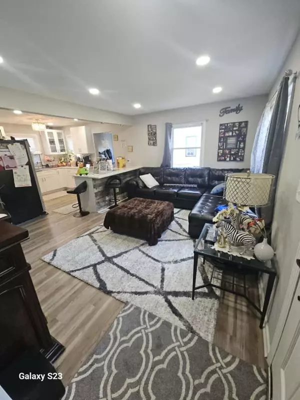 Milwaukee, WI 53218,5631 W Thurston Ave Ave