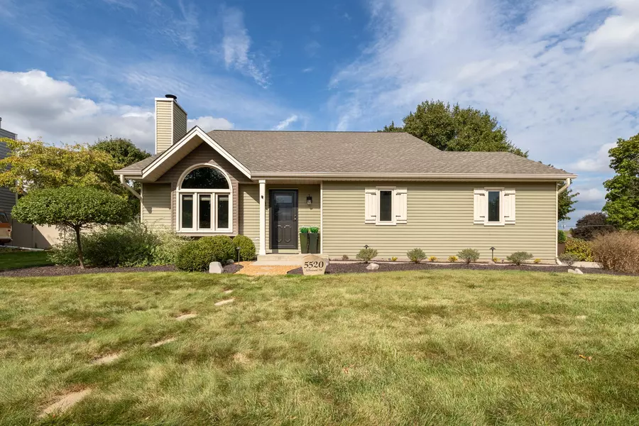 5520 W Allwood Dr, Franklin, WI 53132
