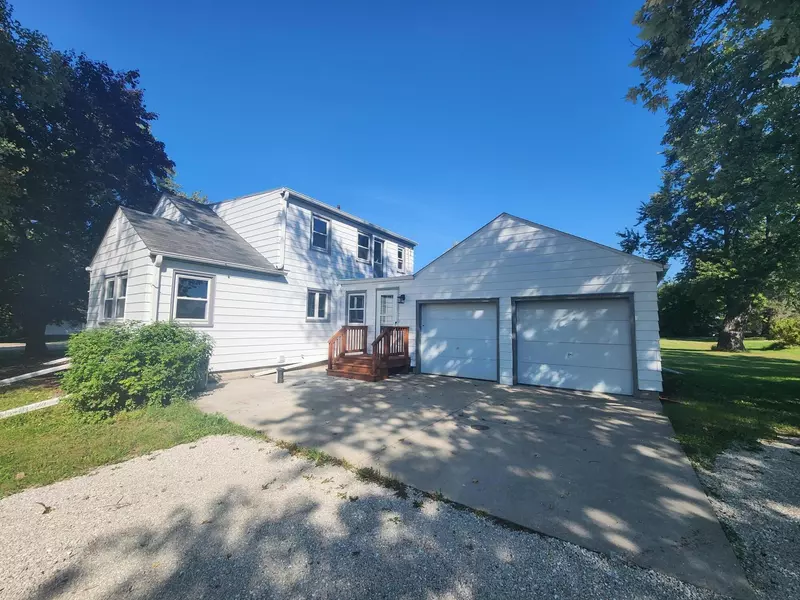 N5488 Hwy 120 Rd, Spring Prairie, WI 53105