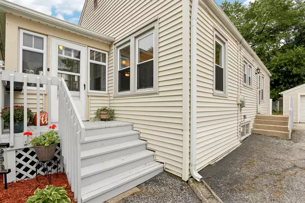Waukesha, WI 53186,930 Harding Ave