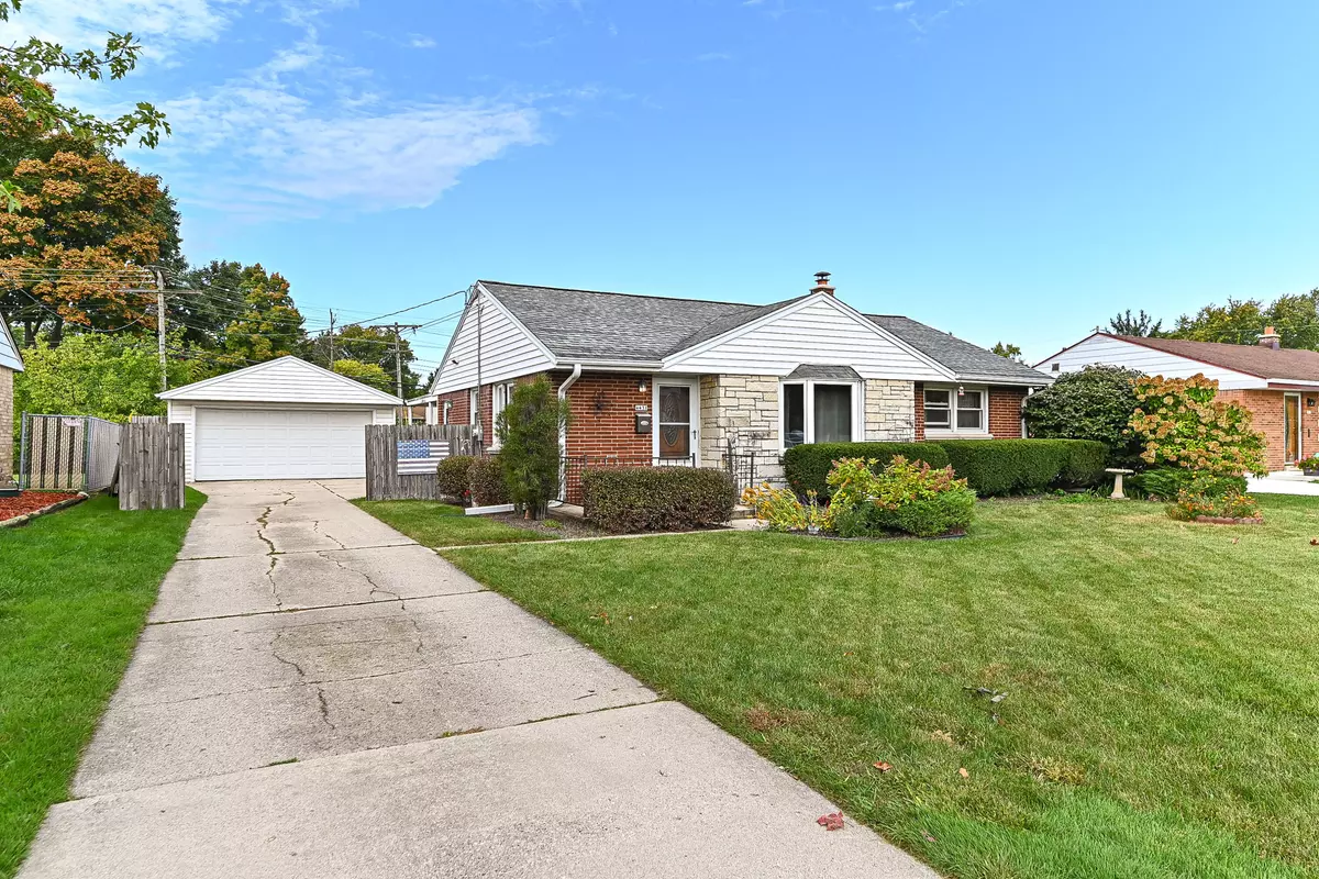 Greenfield, WI 53220,4431 S 67th St