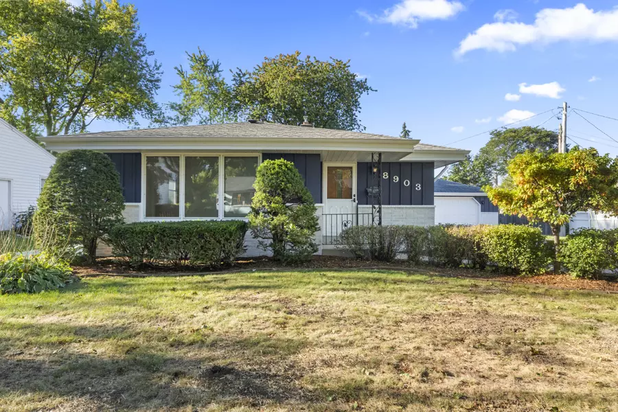 8903 W Cheyenne St, Milwaukee, WI 53224